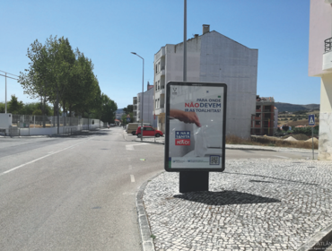 Já perguntaste o que acontece quando carregas neste botão? continua a percorrer municípios 